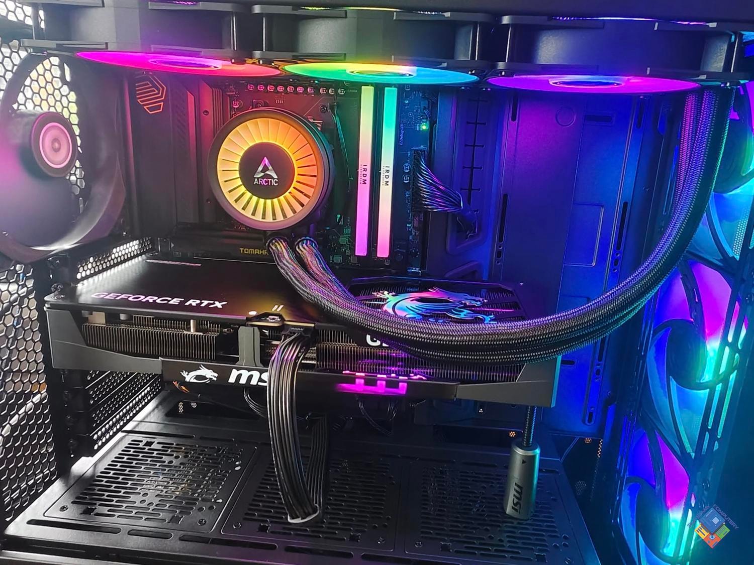 Planujecie złożyć komputer stacjonarny? O tych rzeczach warto pamiętać